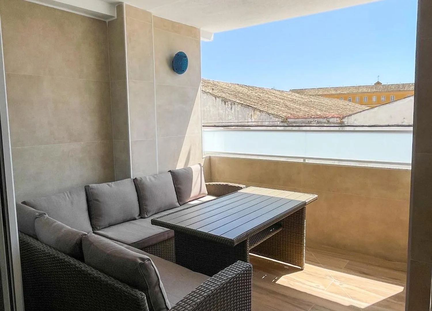 Apartamento Federico Deluxe Con Terraza Y Garaje contacts